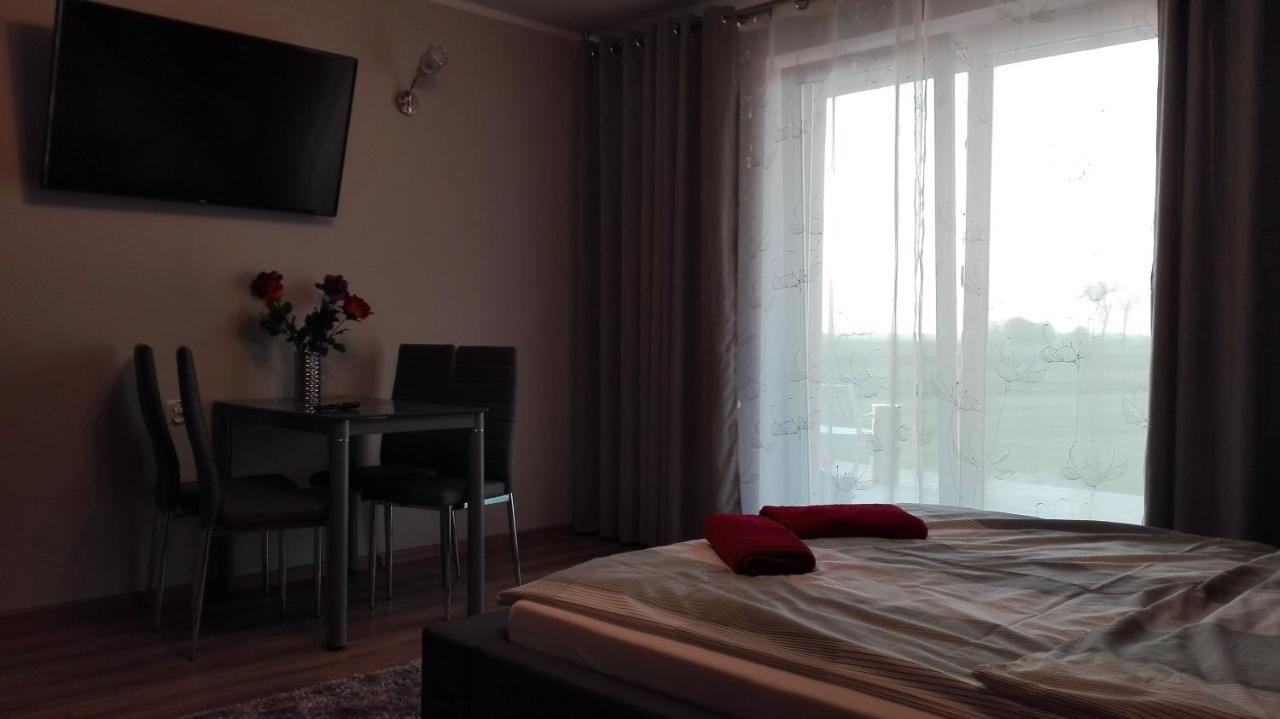 Tropikalna Odnowa Panzió Falkowo Kültér fotó